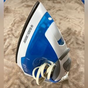 Black & Decker Easy Steam Compact Iron